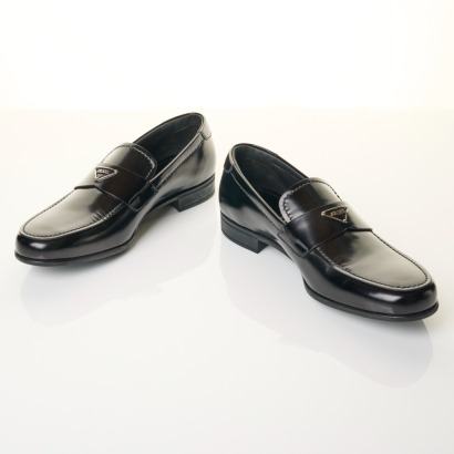 Prada, Black Calfskin Mens Loafers with Box, Size 6 Prada / ITA 40
