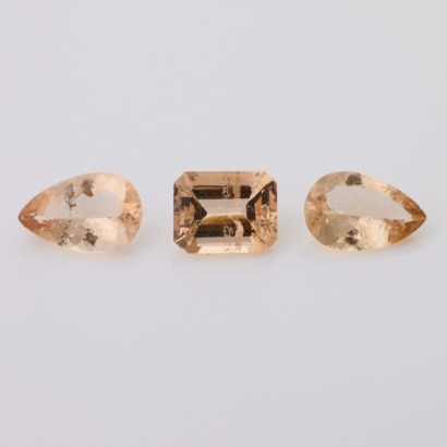 A Parcel of Three Loose Morganites. 7.25cts Total Weight
