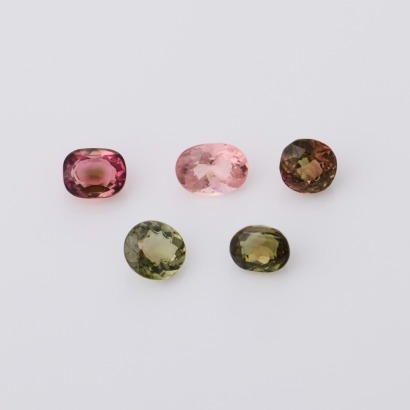 A Parcel of Five Loose Tourmalines. 5.09cts Total Weight
