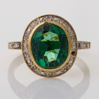 9ct Yellow Gold, Oval Mixed Cut Green Stone / Diamond Ring