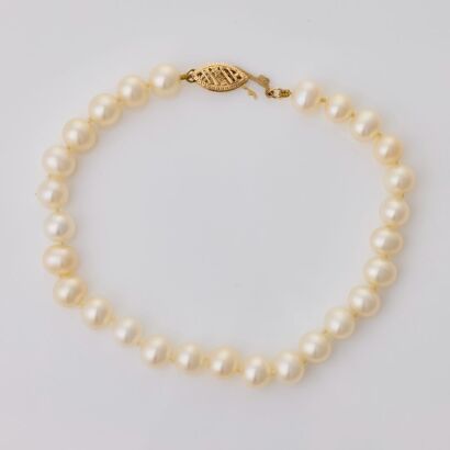 Akoya Type, 6.5mm Cultured Pearl Bracelet with 10ct Yellow Gold Clasp