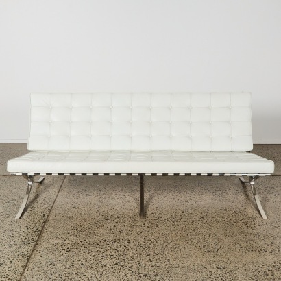 A Barcelona Style Beach Seat