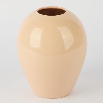 A Vintage Pink Temuka Ovoid Vase