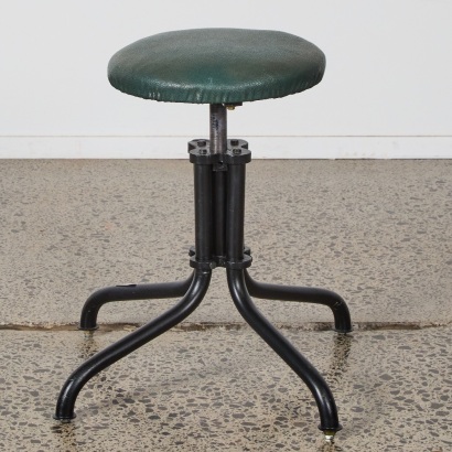 An Industrial Machinist Stool