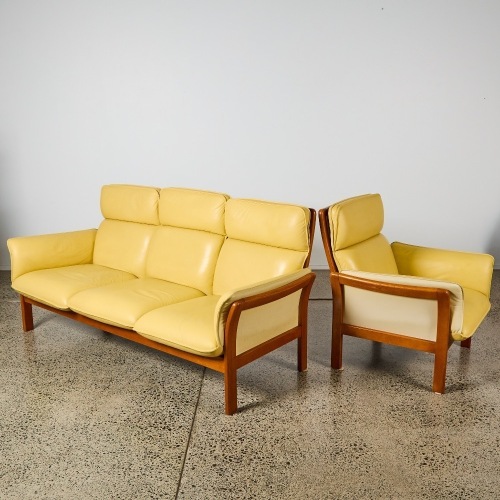 A Mid-Century Leather Lounge Sofa Set By Dreipunkt Model Scala