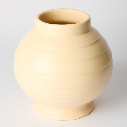 An Ernest Shufflebotham Hand-Potted Crown Lynn Vase, with Tiki Stamp