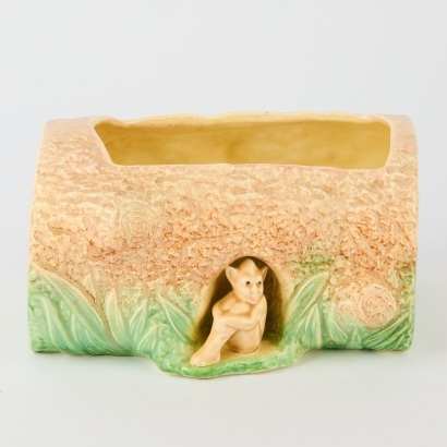 A Sylvac Ware Pixie Log Vase