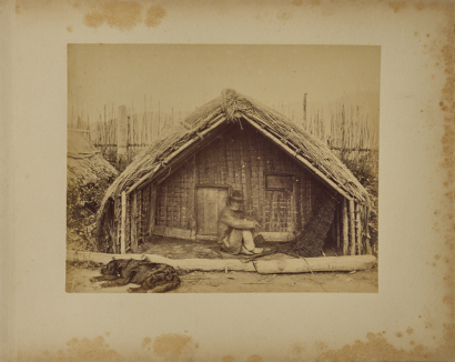 BURTON BROTHERS Whare, Te Aroha Pah, Upper Thames