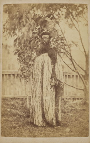 UNKNOWN PHOTOGRAPHER Man in korowai