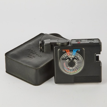 A Nikon Speedlight SB-15 Flash