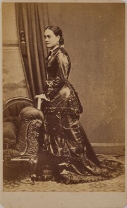 UNKNOWN PHOTOGRAPHER Unidentified woman