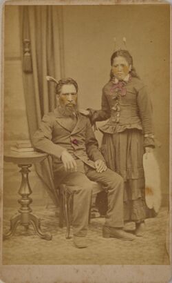 UNKNOWN PHOTOGRAPHER Unidentified Māori man and woman