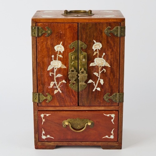 A Chinese Jewllery Box