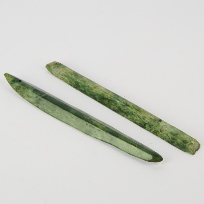 A Pair of Pounamu Lengths