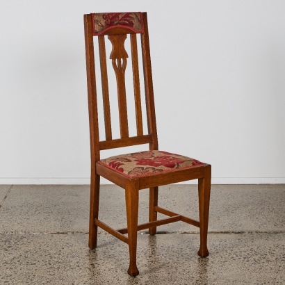 An Arts & Crafts Oak Chair