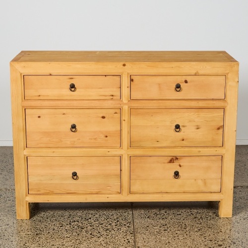 A Maison Pine Bedroom Set of Drawers