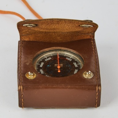 A Vintage Thommen 15,000 Feet Altimeter