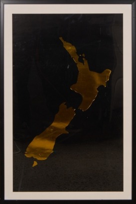 A Minimal Gold & Black NZ Image