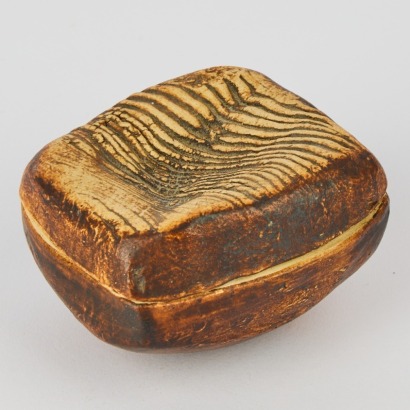 A Len Castle Fossil Trinket Dish