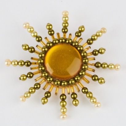 A Amber Vintage Handmade Wartime Costume Jewellery Brooch