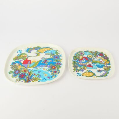 A Set of Two Japanese Seigaiha Sango Plates