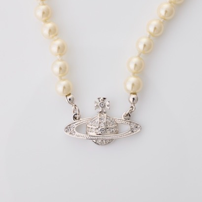 Vivienne Westwood, Pearl Choker Necklet