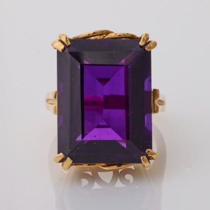 14ct Yellow Gold, Large 20mm x 15mm Amethyst Cocktail Ring