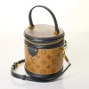 Louis Vuitton, Monogram Reverse Cannes - 2