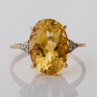 14ct Yellow Gold, Oval Mixed cut Citrine / 0.08ct Diamond Ring