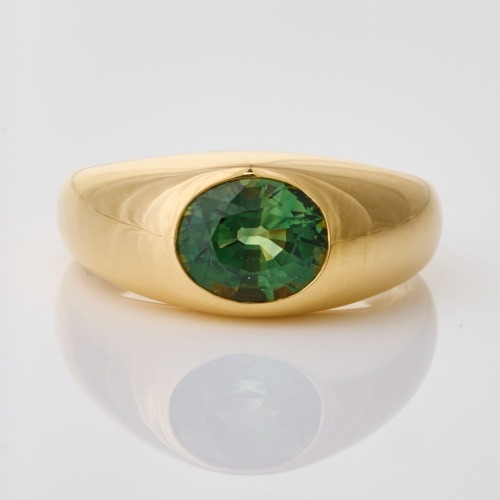 18ct Yellow Gold, 2.32ct Oval Mixed Cut Sapphire Dress Ring