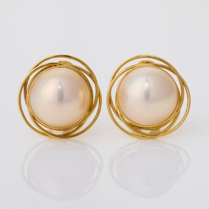 18ct Yellow Gold, Mabe Pearl Clip-on Earrings