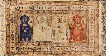 A Lahour Pray Rug, Pakistan