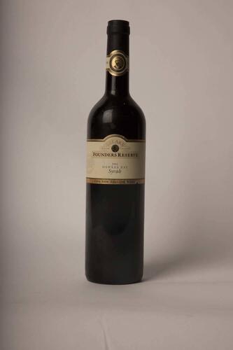 (1) 2002 Selaks Founders Syrah, Hawkes Bay