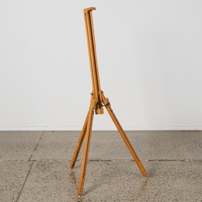 A Vintage Cedar Artist Easel
