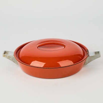 A Vintage Enamelled Cast Iron Lidded Saucepan