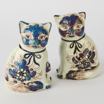 A Pair of Royal Copenhagen Aluminia porcelain Cat by Doreen Middelboe