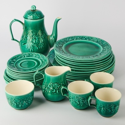 A Celtic Ceramics Ireland Dinner Set
