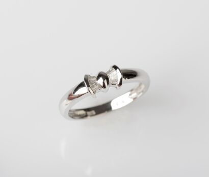 14ct White Gold Diamond Bow Ring