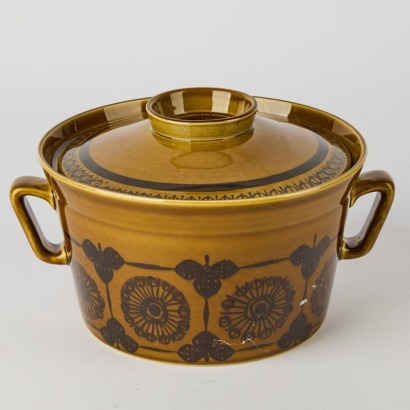 An Idlefast Norway Crock