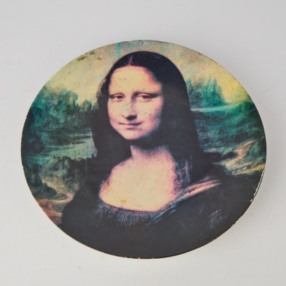 A Wall Hung Mona Lisa Plate