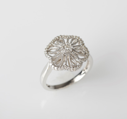 18ct White Gold Diamond Flower Ring