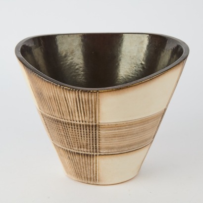 A Large Check Pattern German Bowl / Planter