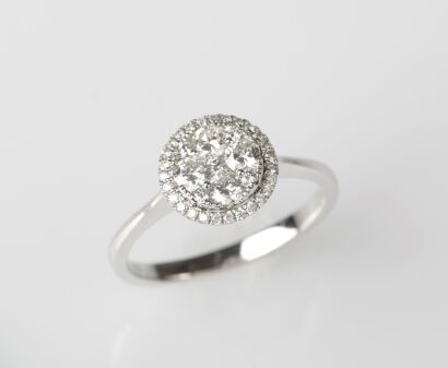 18ct White Gold Round Cluster Diamond Ring