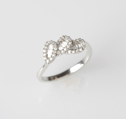 18ct White Gold Diamond Ring