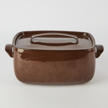 A Vintage Cast Iron Rectangle Casserole Dish