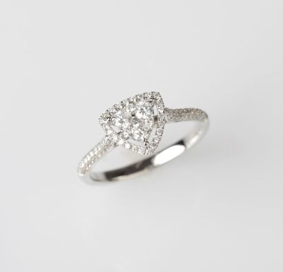 18ct White Gold Triangular Diamond Cluster Ring