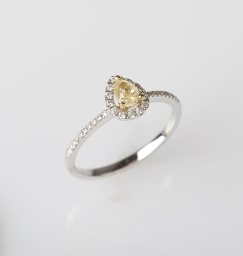 18ct White Gold Pear Shape Yellow Diamond Ring