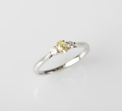 18ct White Gold Three Stone Diamond Ring