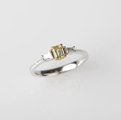 18ct White Gold Three Stone Diamond Ring
