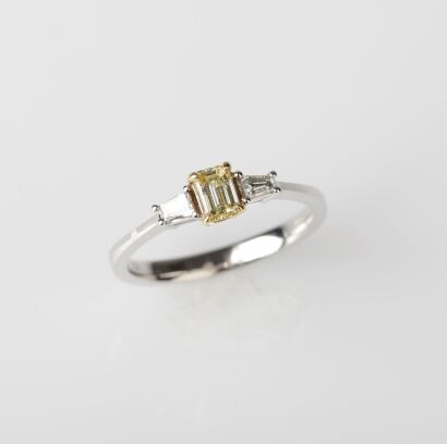 18ct White Gold Three Stone Diamond Ring